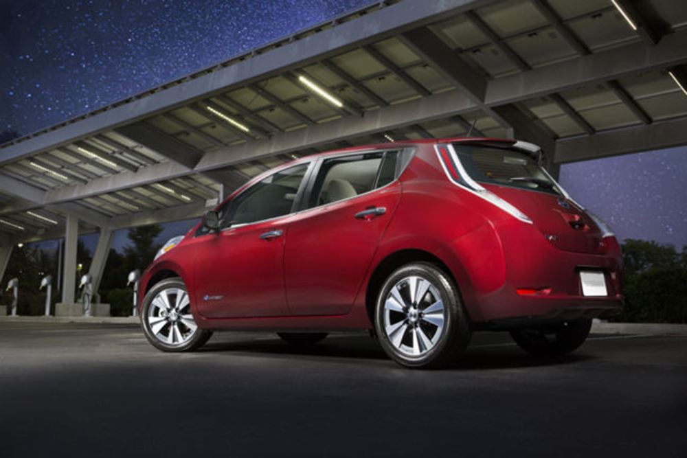 New 2016 Nissan LEAF now offers best-in-class 107-mile range in affordable, fun-to-drive package