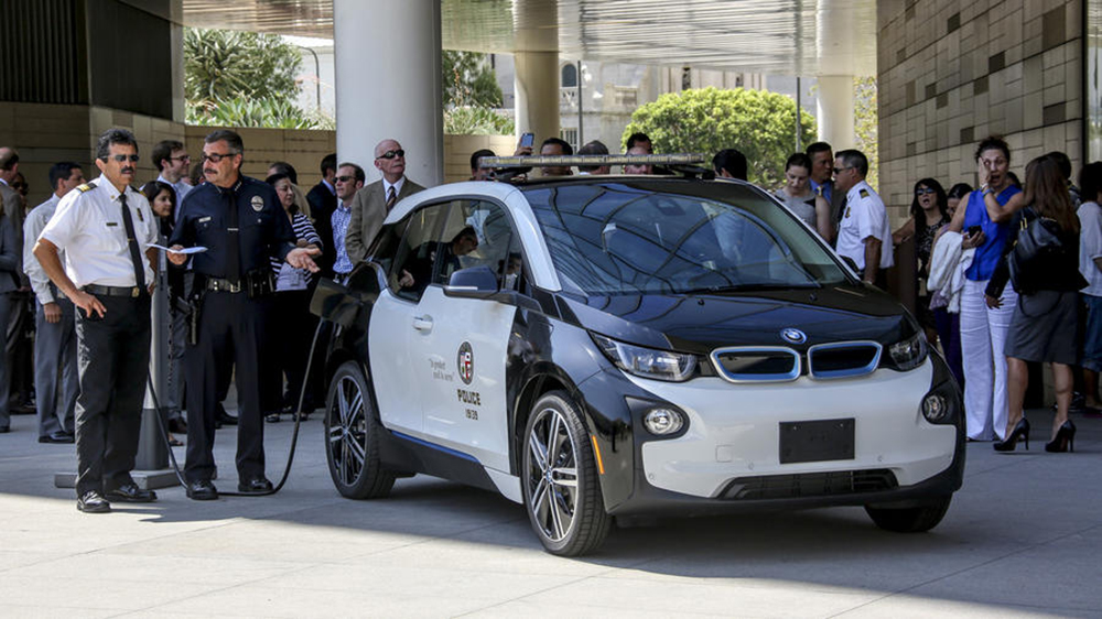 Los Angeles gets greener with promise to lease more electric vehicles