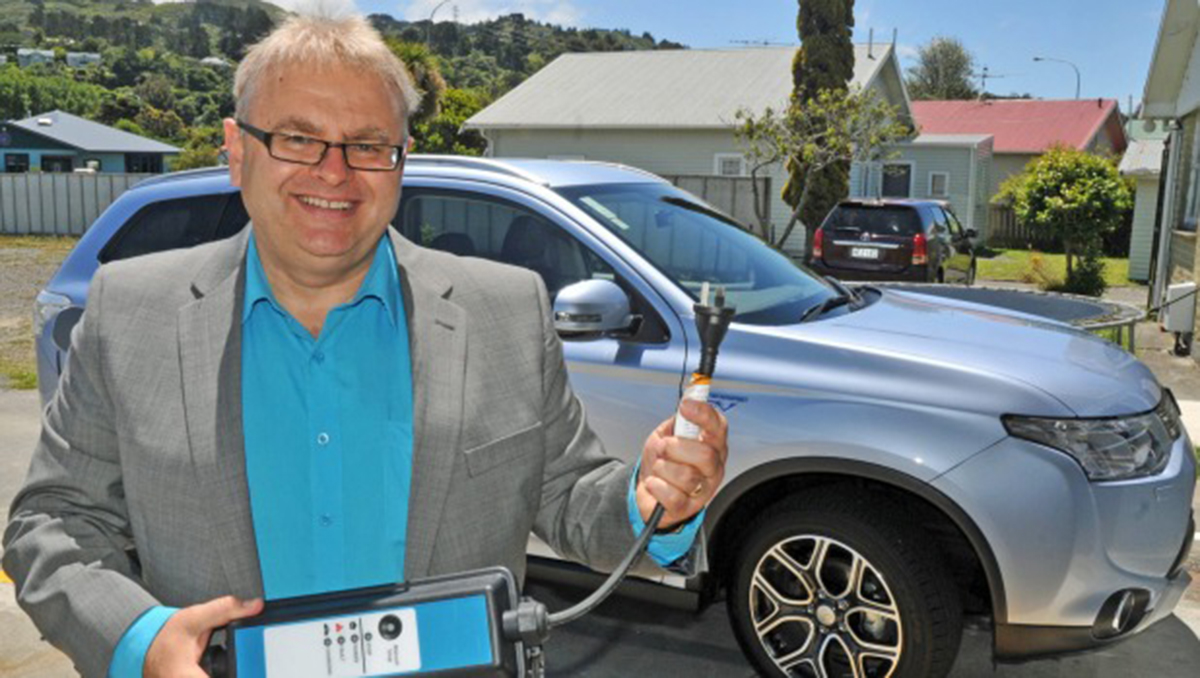 Electric vehicle owners gather in Upper Hutt for rally